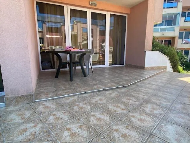 White Pearl شقة سوزوبول