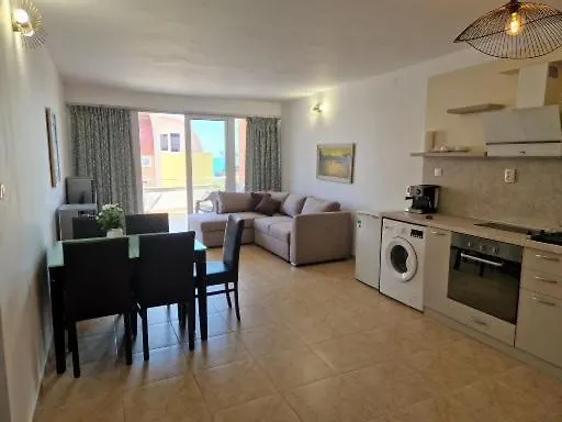 White Pearl شقة *