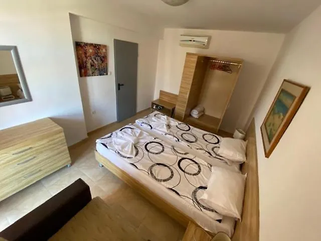 White Pearl شقة *